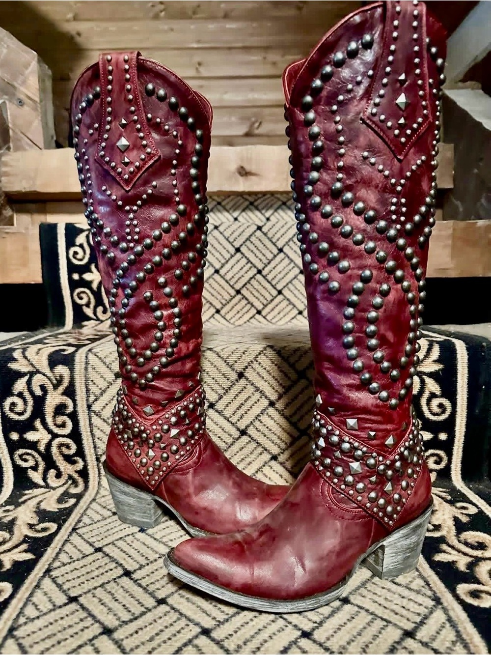 OLD GRINGO BELINDA VESUVIO RED sTUDDED BOOTS, size 6